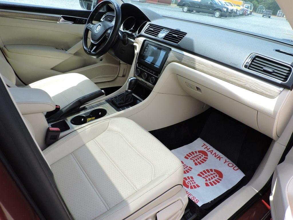 Volkswagen Passat 1.8T SE Auto 2017