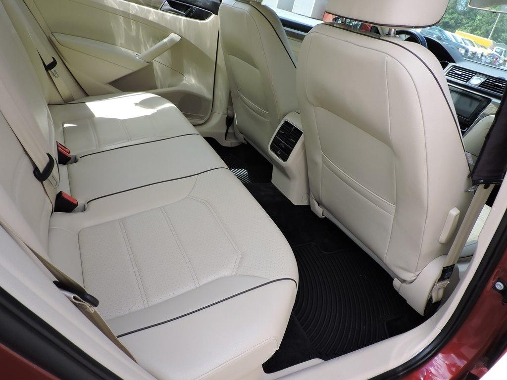 Volkswagen Passat 1.8T SE Auto 2017