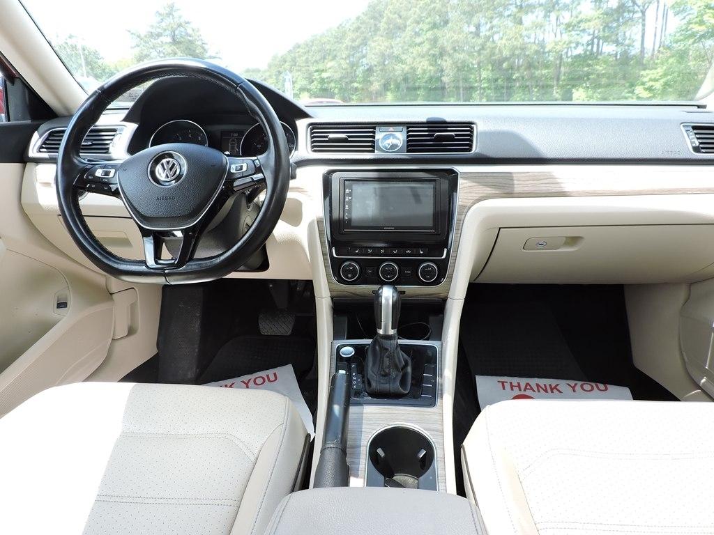 Volkswagen Passat 1.8T SE Auto 2017