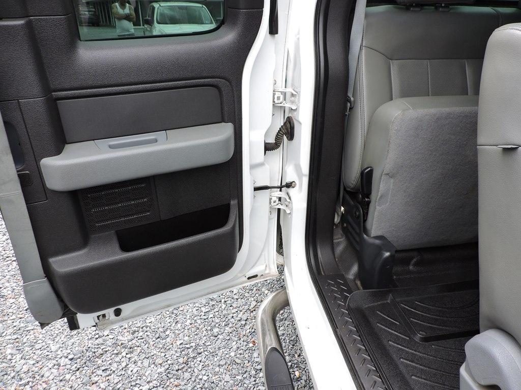 Ford F-150 2WD SuperCab 145" XLT 2012