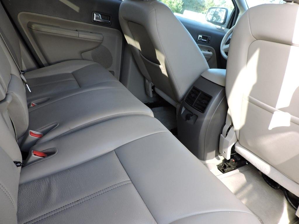 Ford Edge 4dr SEL FWD 2010