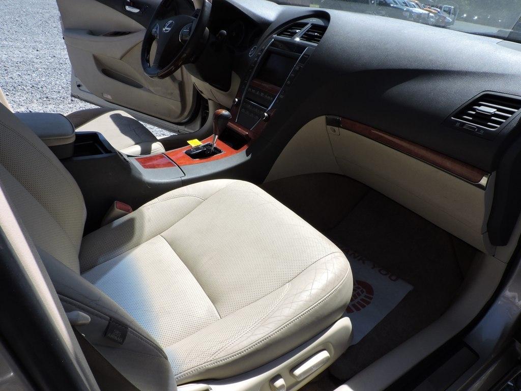 Lexus ES 350 4dr Sdn 2011