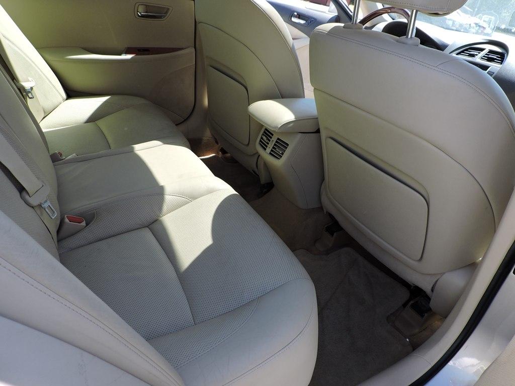 Lexus ES 350 4dr Sdn 2011