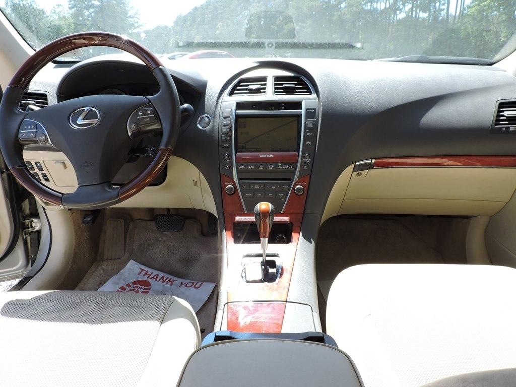 Lexus ES 350 4dr Sdn 2011