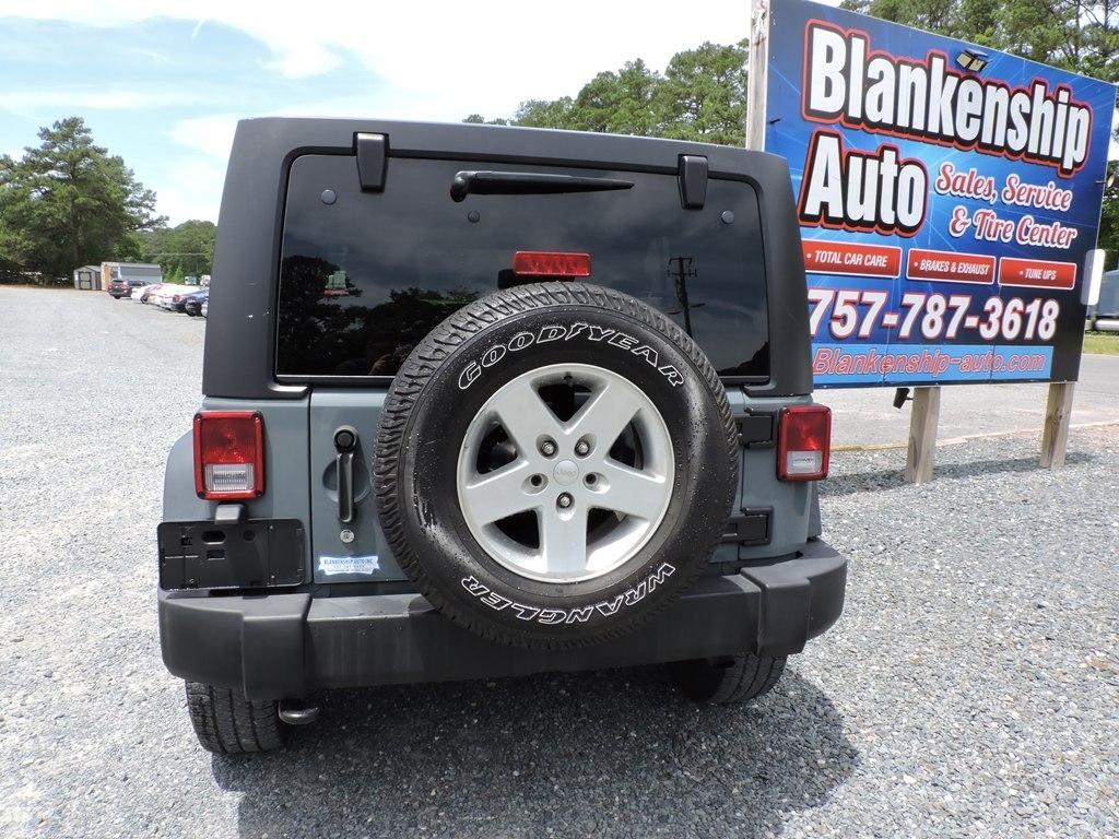 Jeep Wrangler Unlimited 4WD 4dr Sport 2014