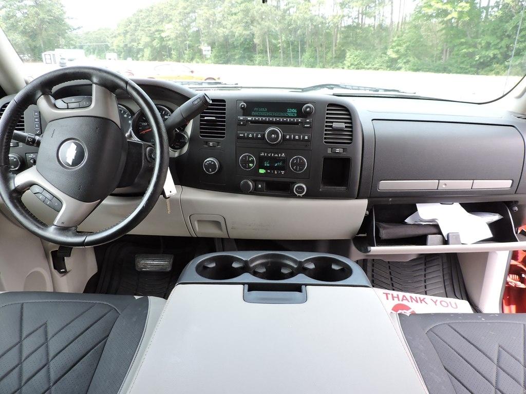 Chevrolet Silverado 1500 4WD Ext Cab 143.5" LT 2011