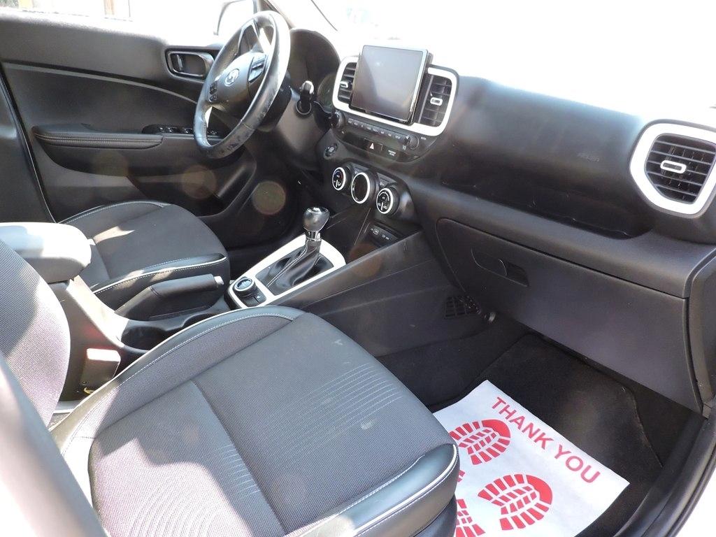Hyundai Venue Limited IVT 2022