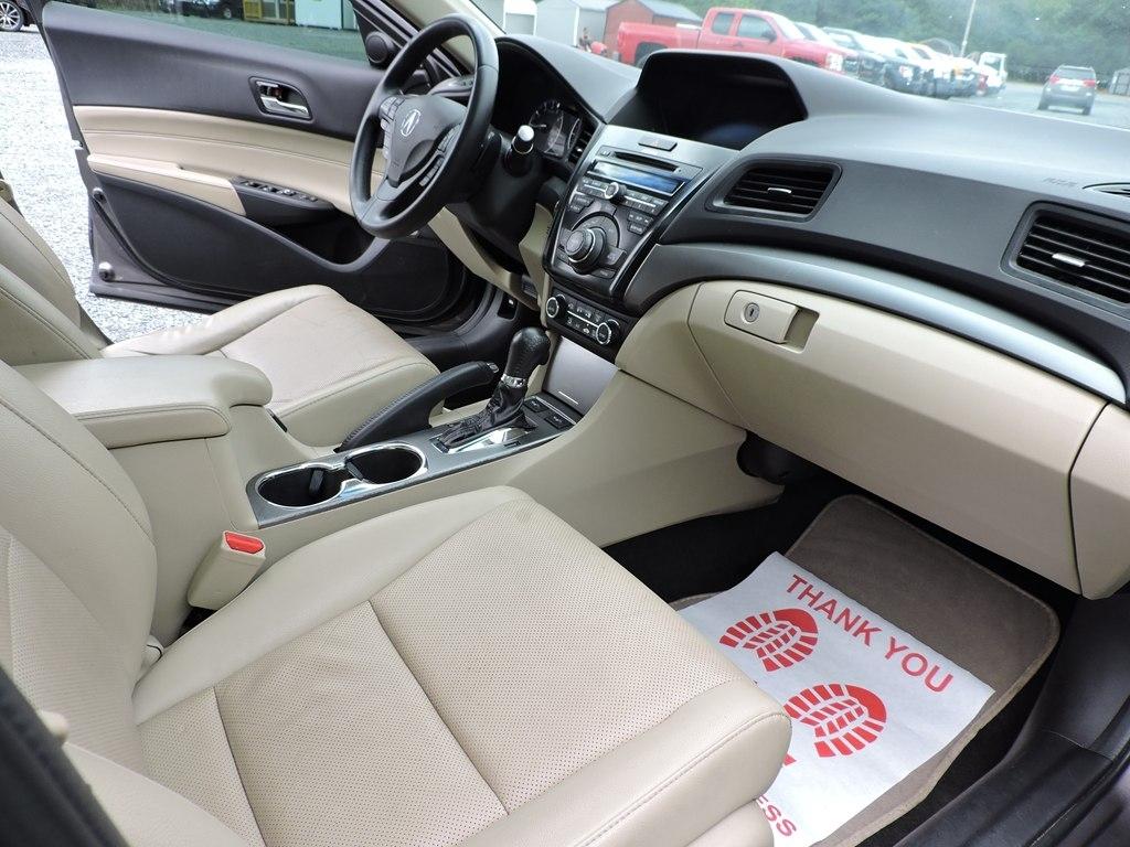 Acura ILX 4dr Sdn 2.0L Tech Pkg 2014