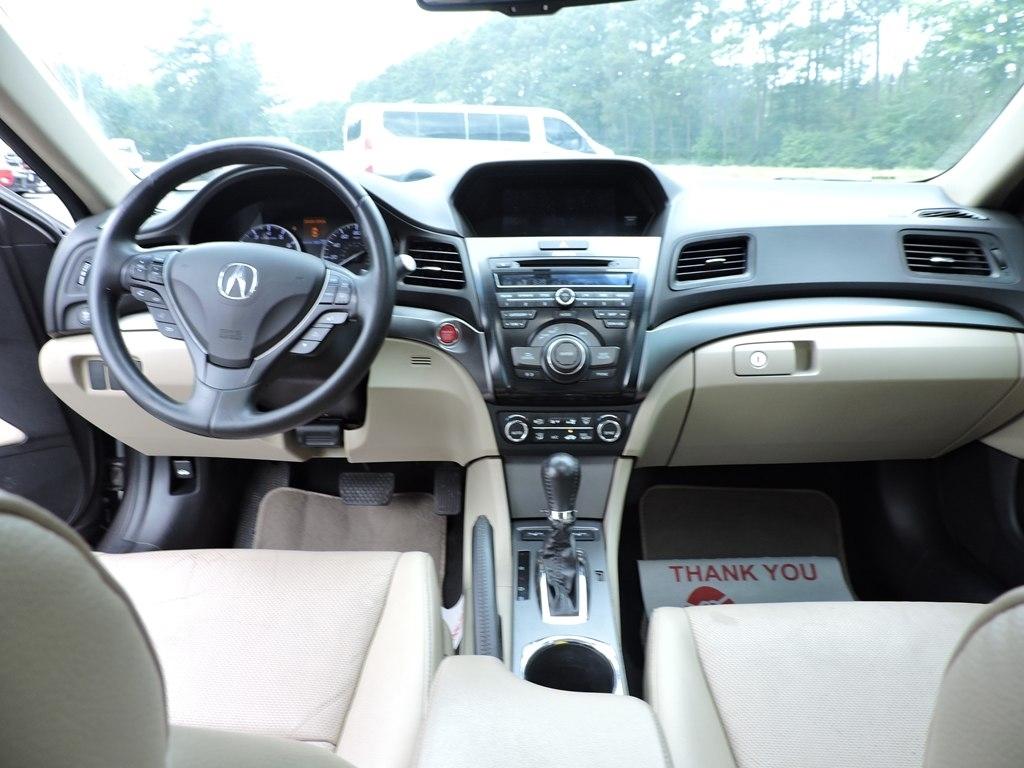 Acura ILX 4dr Sdn 2.0L Tech Pkg 2014
