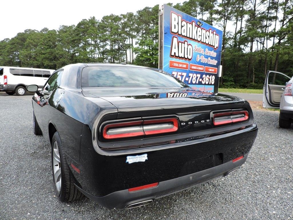 Dodge Challenger 2dr Cpe SXT 2016