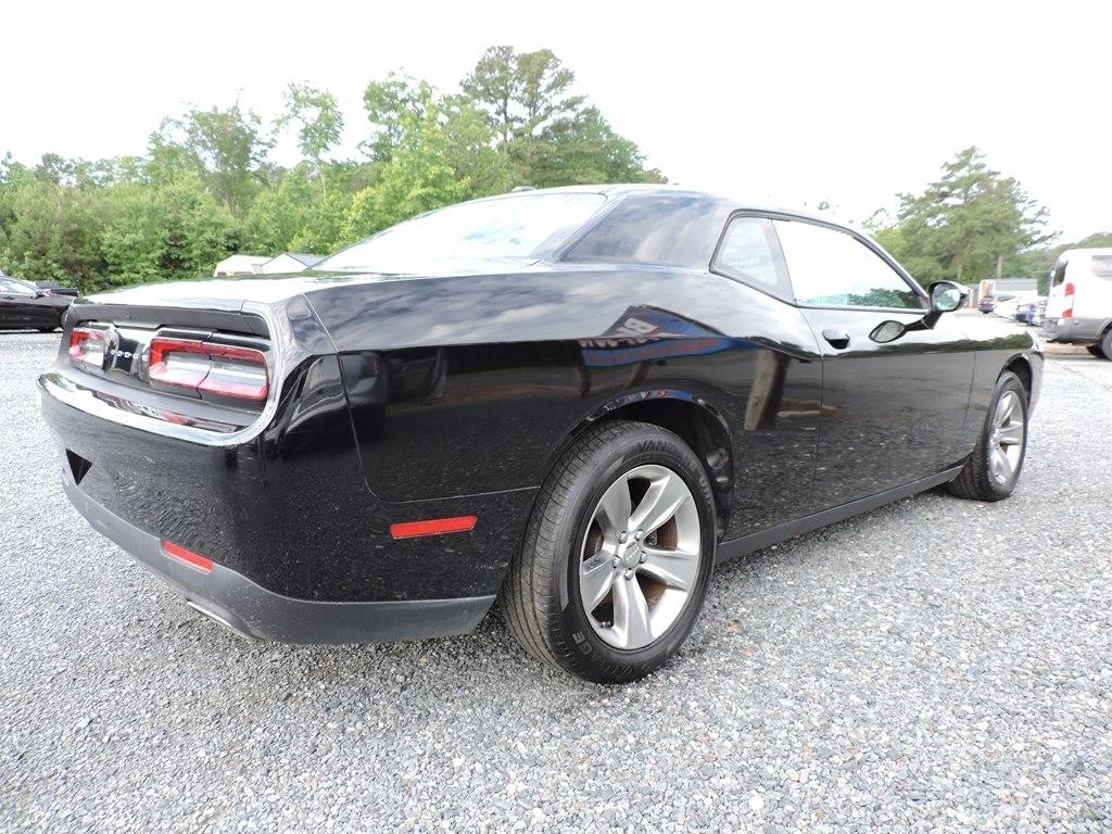 Dodge Challenger 2dr Cpe SXT 2016