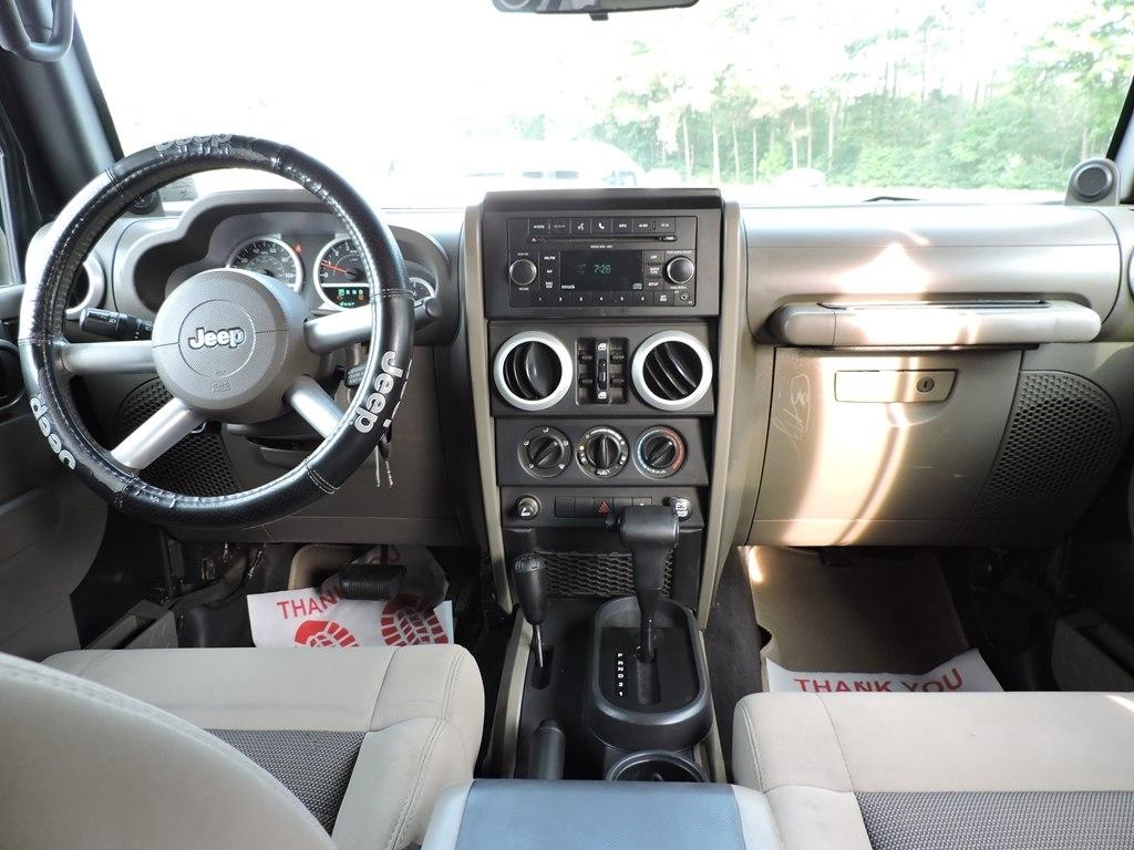 Jeep Wrangler Unlimited 4WD 4dr Sahara 2010