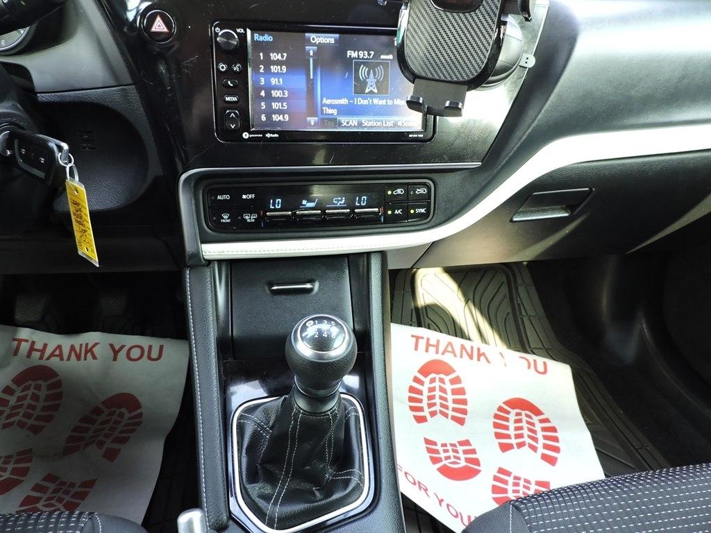 Toyota Corolla iM CVT (Natl) 2017