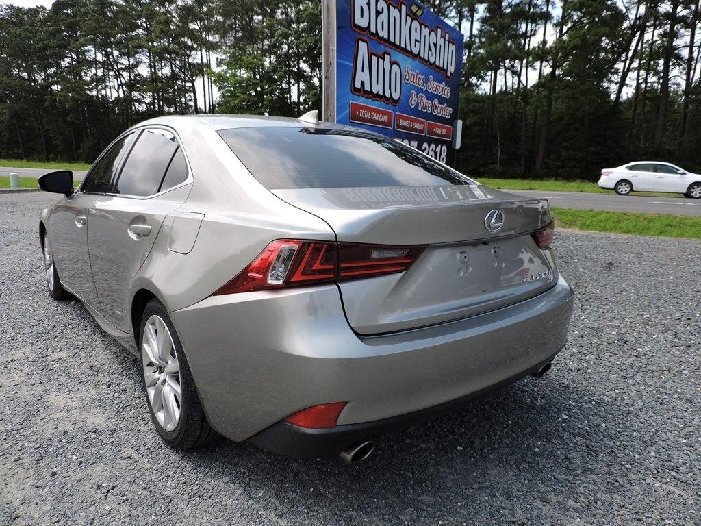 Lexus IS 300 4dr Sdn AWD 2016