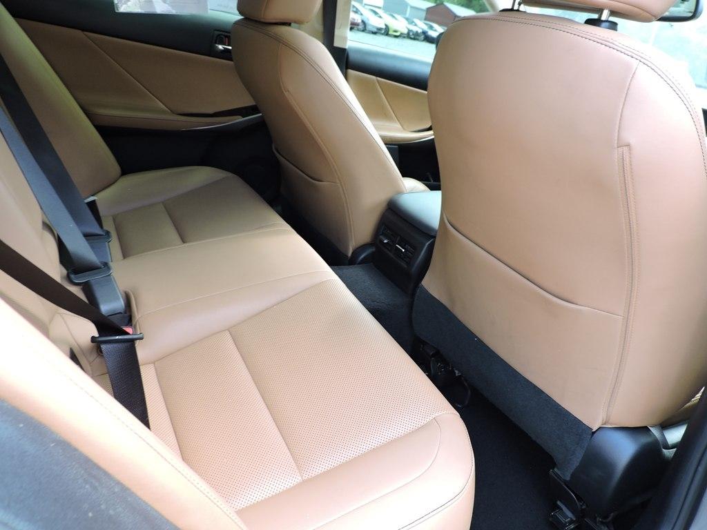 Lexus IS 300 4dr Sdn AWD 2016