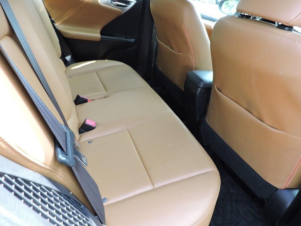 Lexus CT 200h FWD 4dr Hybrid 2011