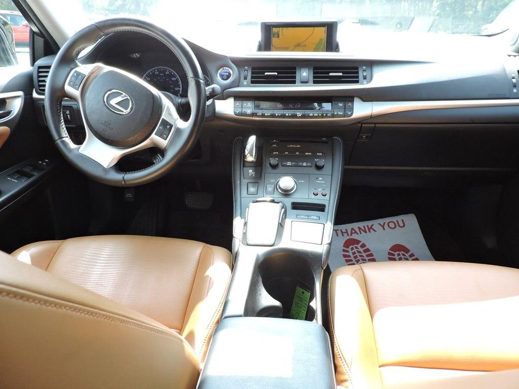Lexus CT 200h FWD 4dr Hybrid 2011