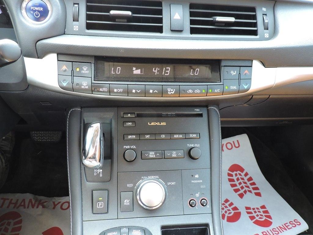 Lexus CT 200h FWD 4dr Hybrid 2011