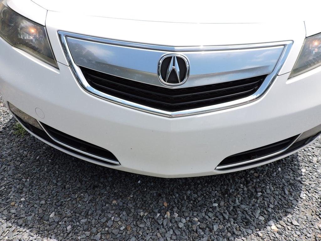 Acura TL 4dr Sdn Auto 2WD 2013