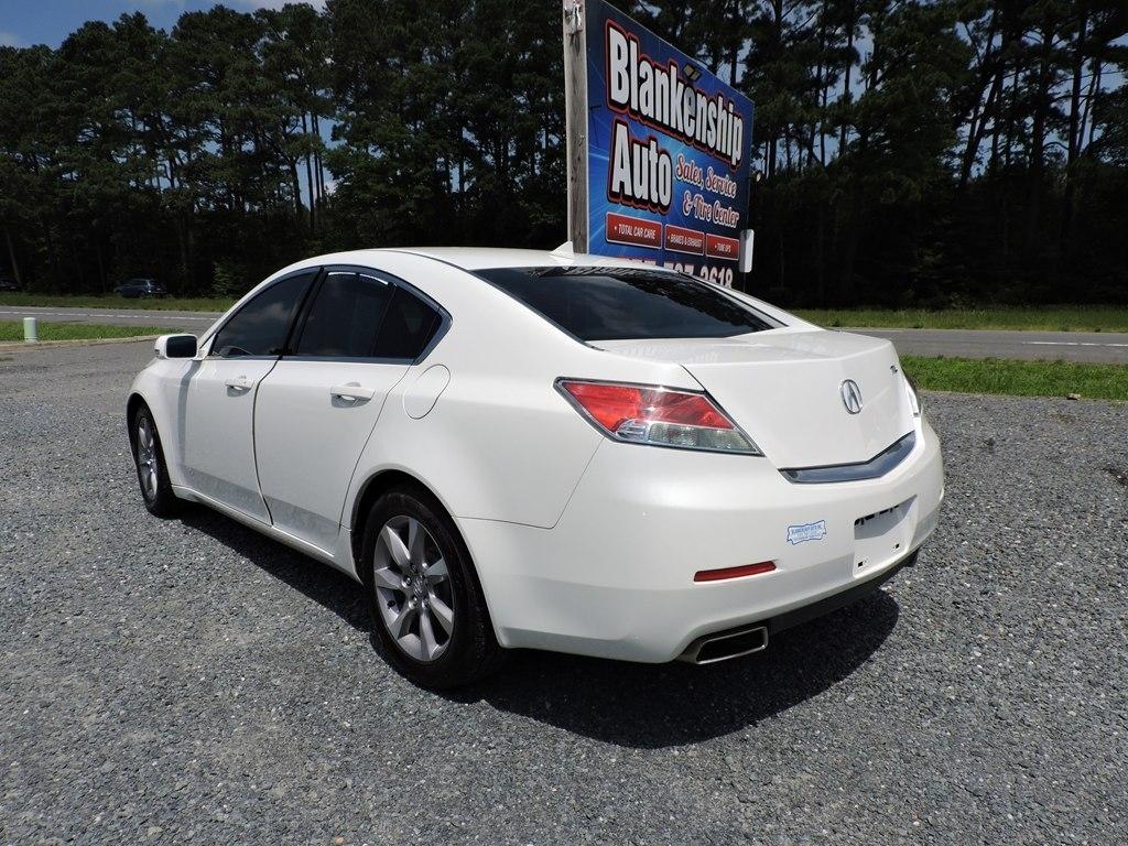 Acura TL 4dr Sdn Auto 2WD 2013