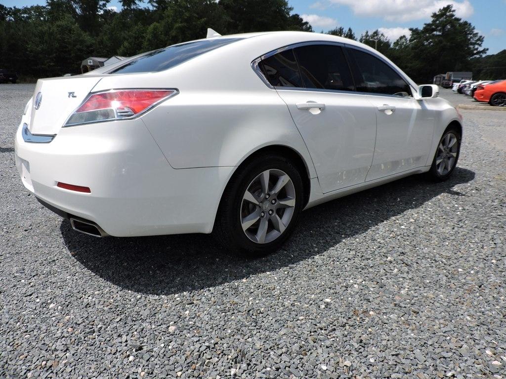 Acura TL 4dr Sdn Auto 2WD 2013