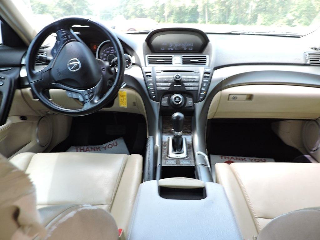 Acura TL 4dr Sdn Auto 2WD 2013