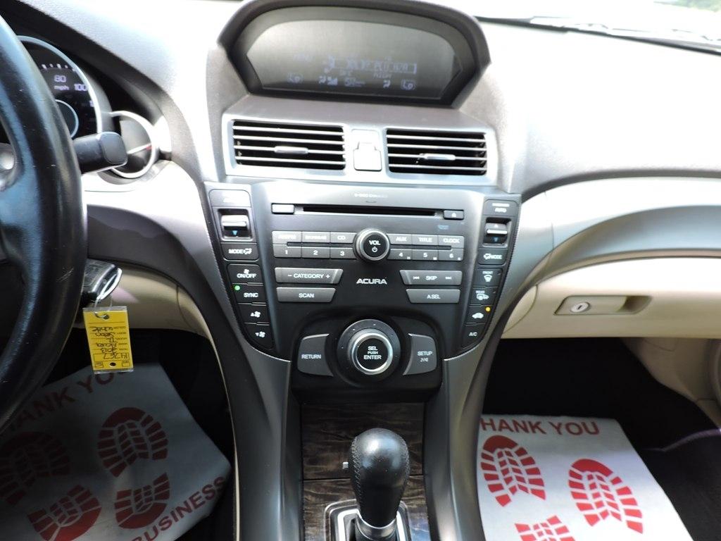 Acura TL 4dr Sdn Auto 2WD 2013