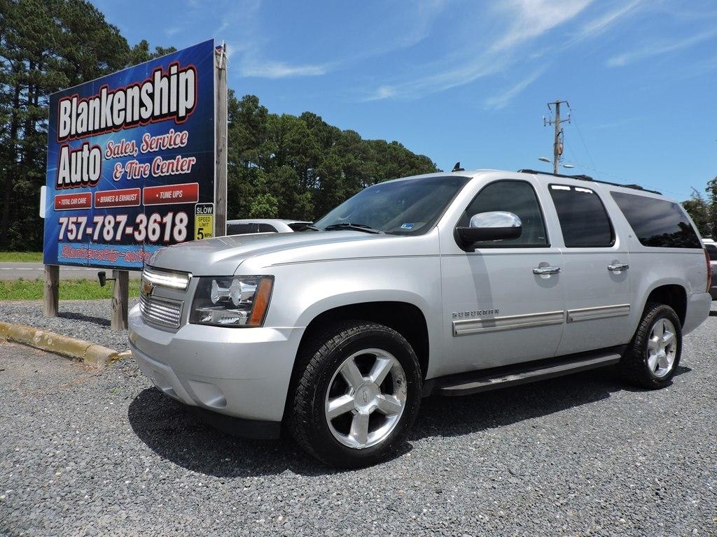 Chevrolet Suburban 4WD 4dr LT 2014