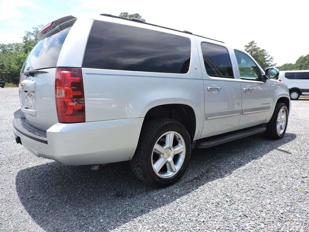 Chevrolet Suburban 4WD 4dr LT 2014