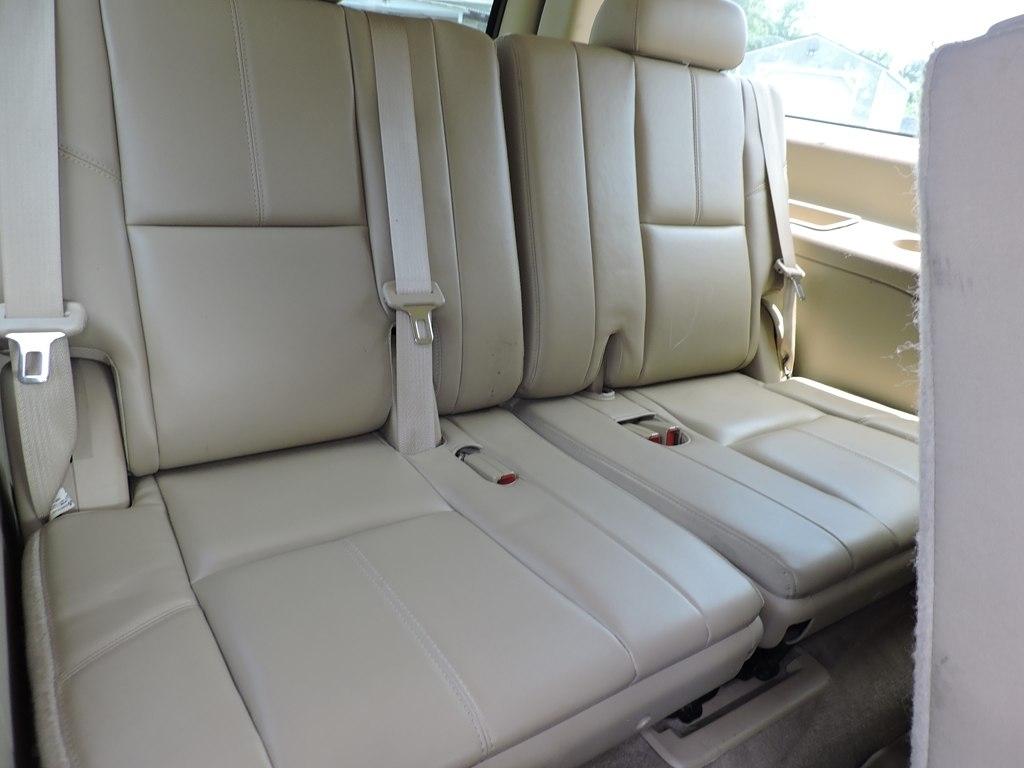 Chevrolet Suburban 4WD 4dr LT 2014