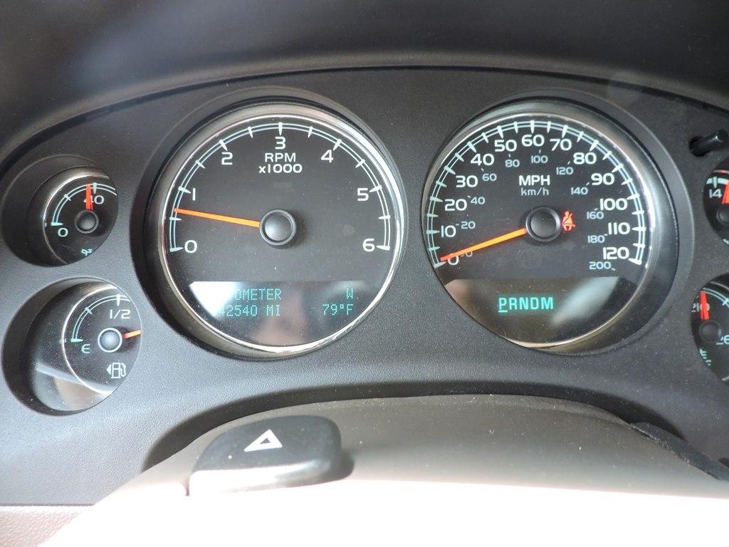 Chevrolet Suburban 4WD 4dr LT 2014