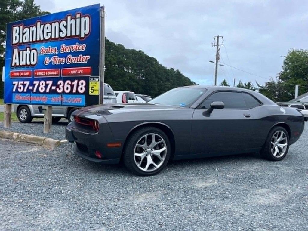 Dodge Challenger 2dr Cpe SXT Plus 2016