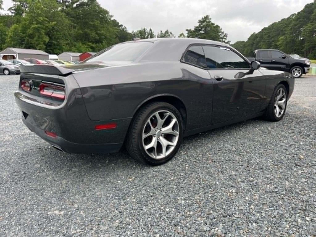 Dodge Challenger 2dr Cpe SXT Plus 2016
