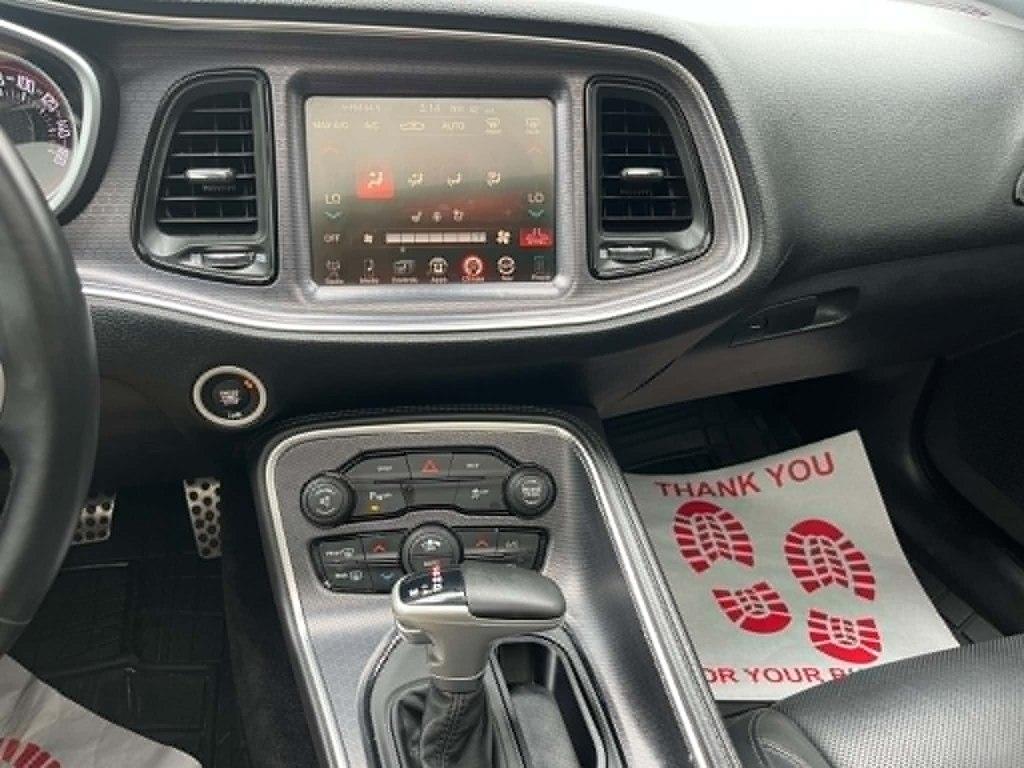 Dodge Challenger 2dr Cpe SXT Plus 2016
