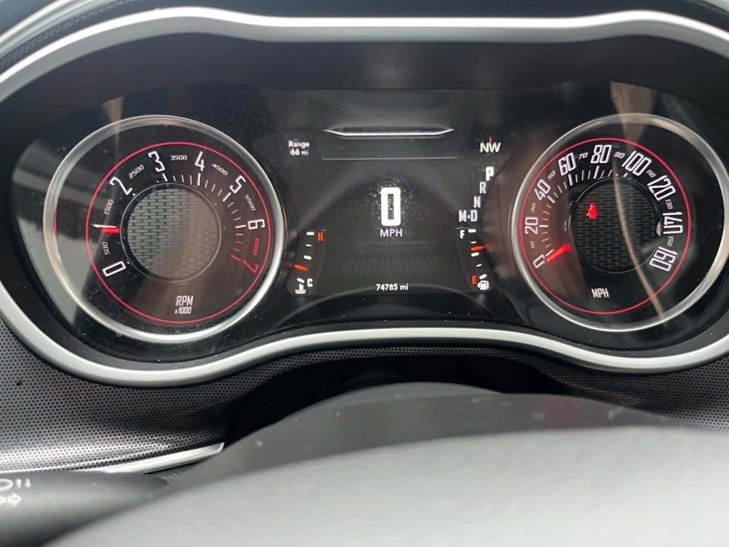 Dodge Challenger 2dr Cpe SXT Plus 2016