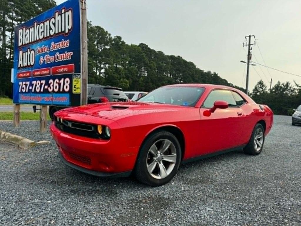 Dodge Challenger SXT RWD 2019