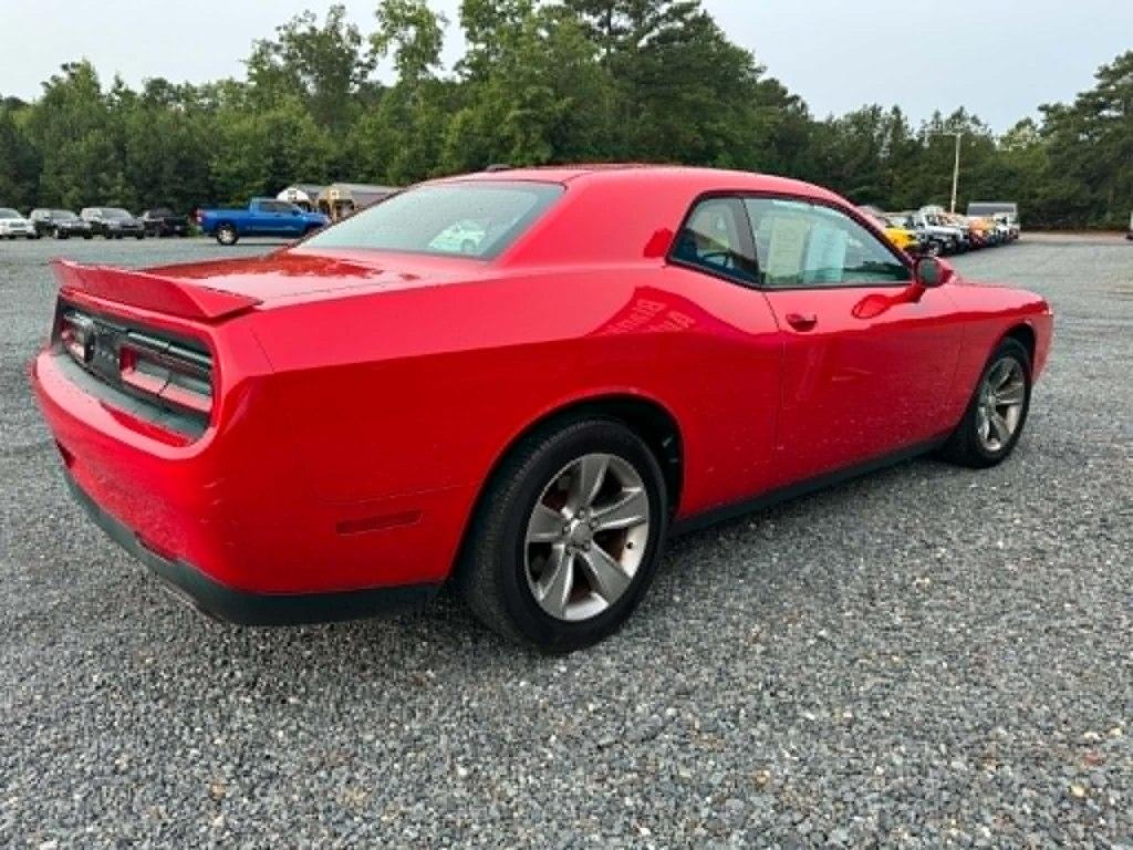 Dodge Challenger SXT RWD 2019