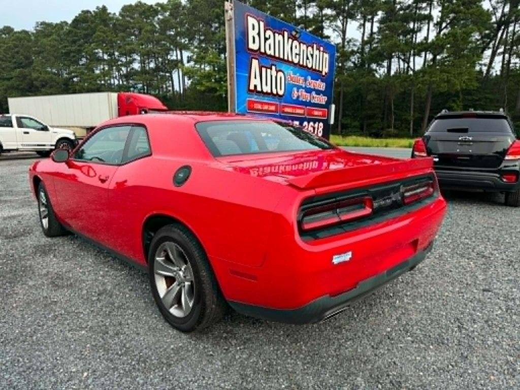 Dodge Challenger SXT RWD 2019