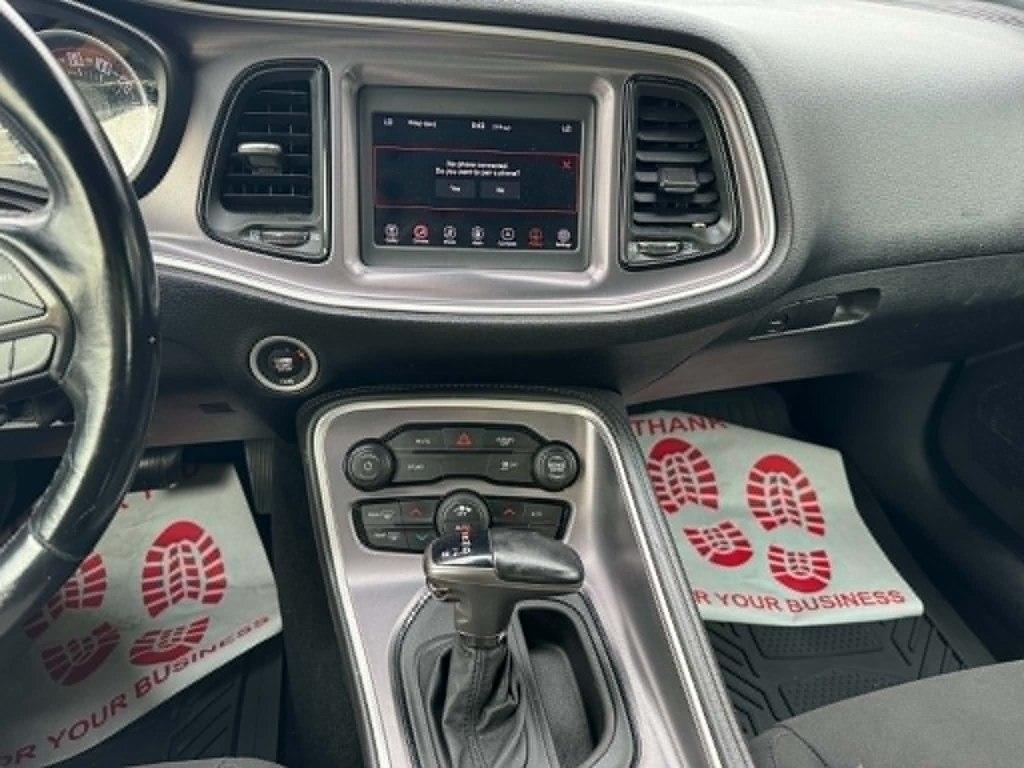 Dodge Challenger SXT RWD 2019