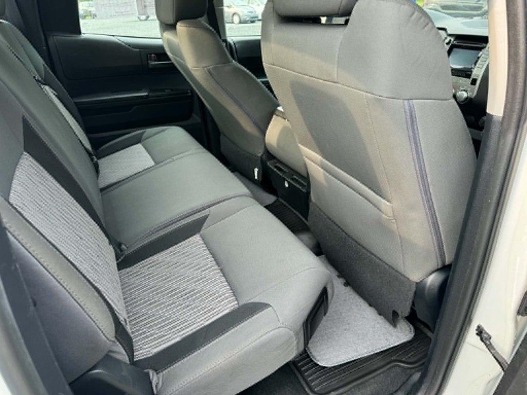 Toyota Tundra 4WD Truck Double Cab 4.6L V8 6-Spd AT SR5 (Natl) 2015