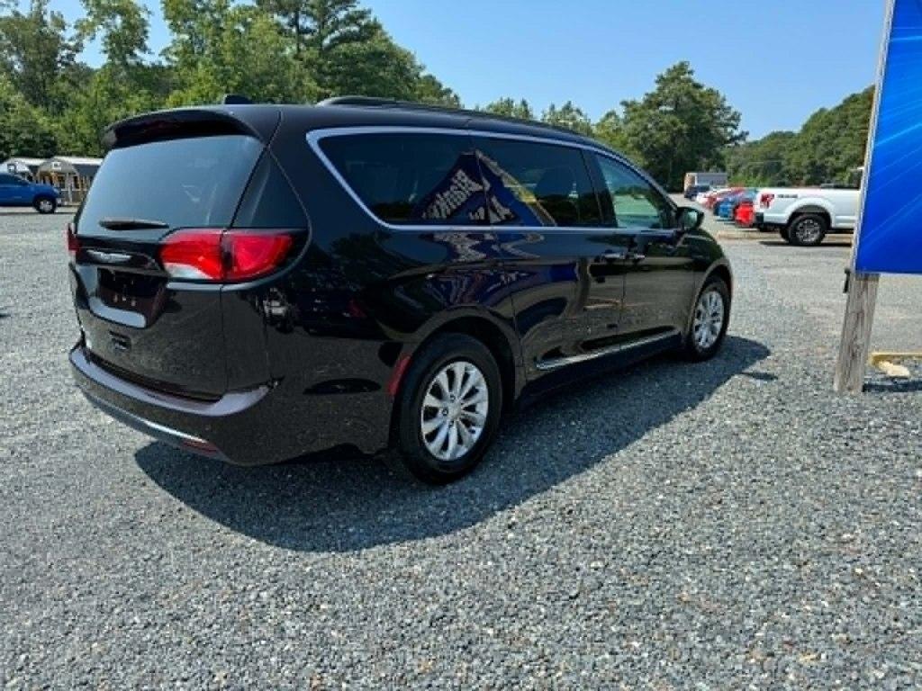 Chrysler Pacifica Touring-L FWD 2017