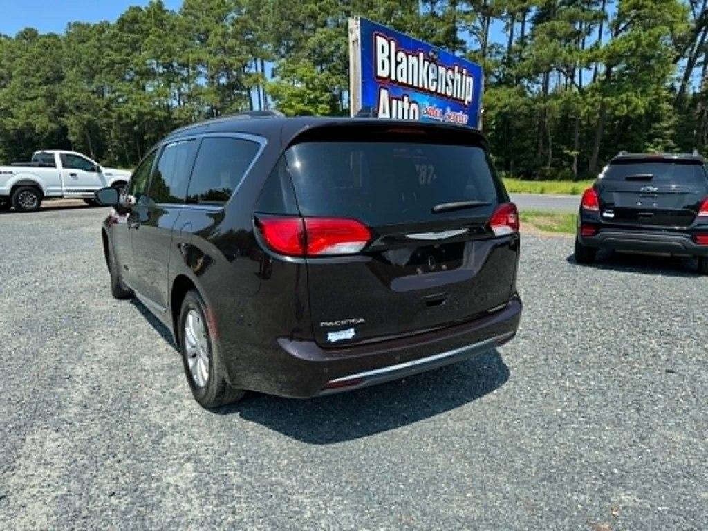 Chrysler Pacifica Touring-L FWD 2017
