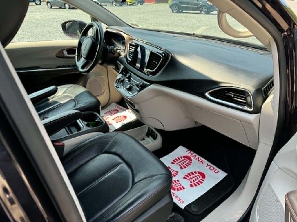 Chrysler Pacifica Touring-L FWD 2017
