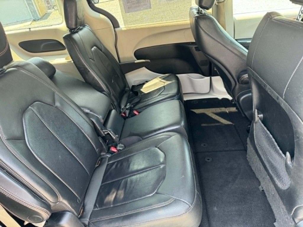 Chrysler Pacifica Touring-L FWD 2017