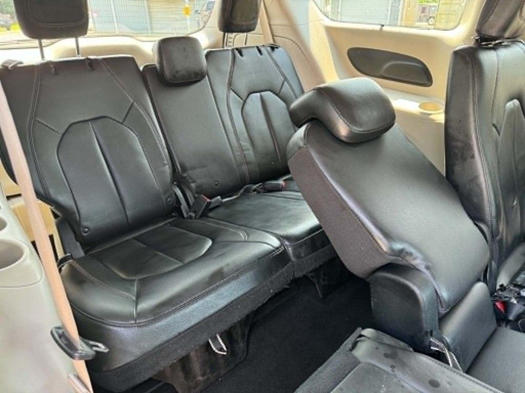 Chrysler Pacifica Touring-L FWD 2017