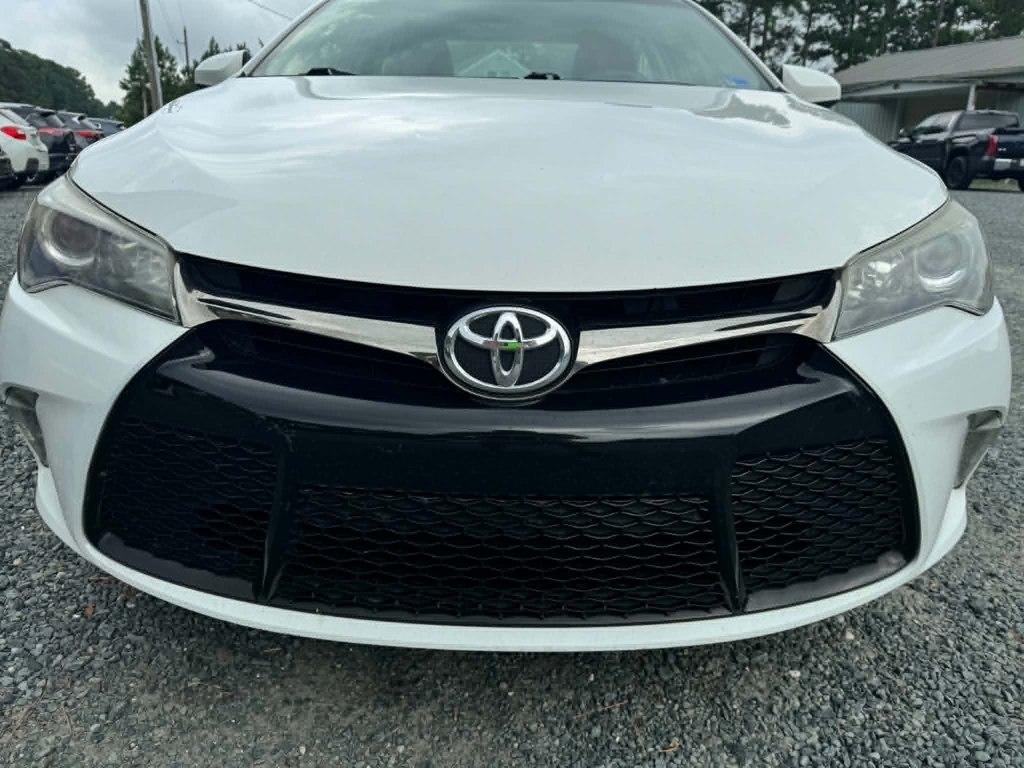 Toyota Camry XLE Auto (Natl) 2017
