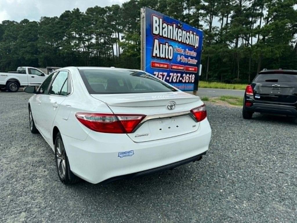 Toyota Camry XLE Auto (Natl) 2017