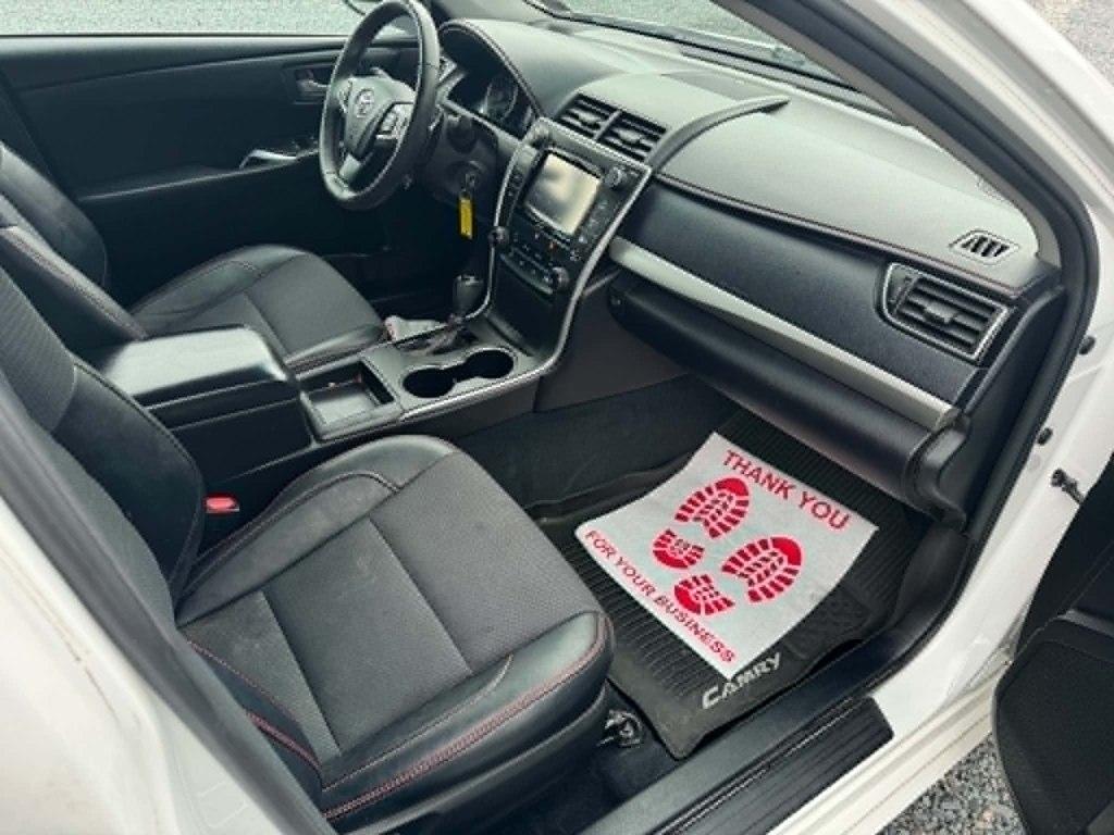 Toyota Camry XLE Auto (Natl) 2017
