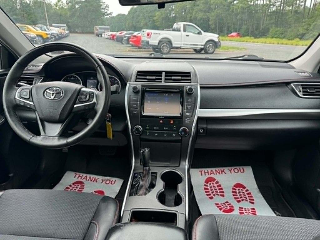 Toyota Camry XLE Auto (Natl) 2017