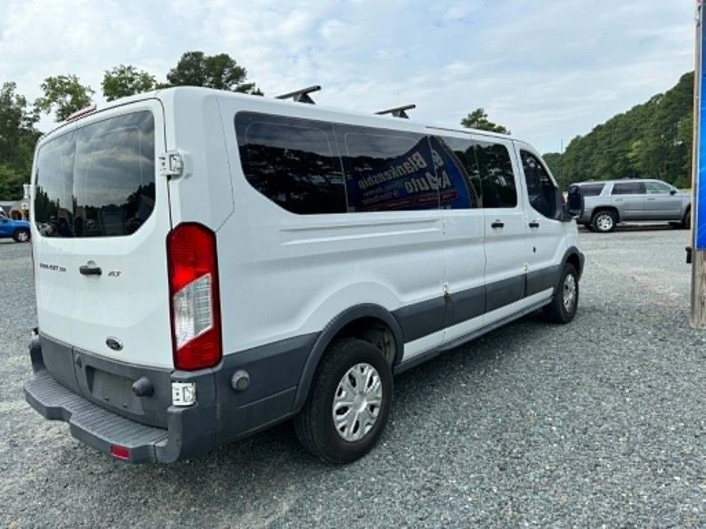 Ford Transit Wagon T-350 148" Low Roof XLT Swing-Out RH Dr 2016